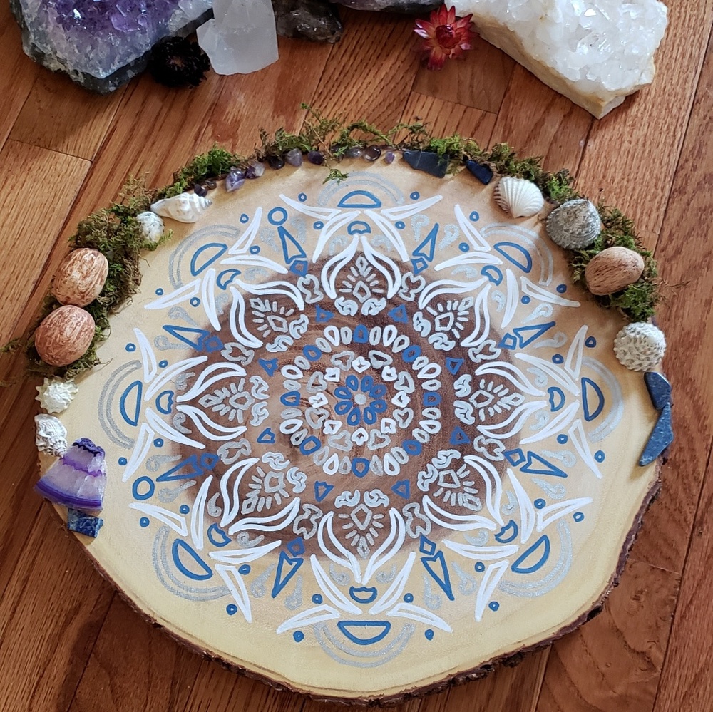 Crystal grid